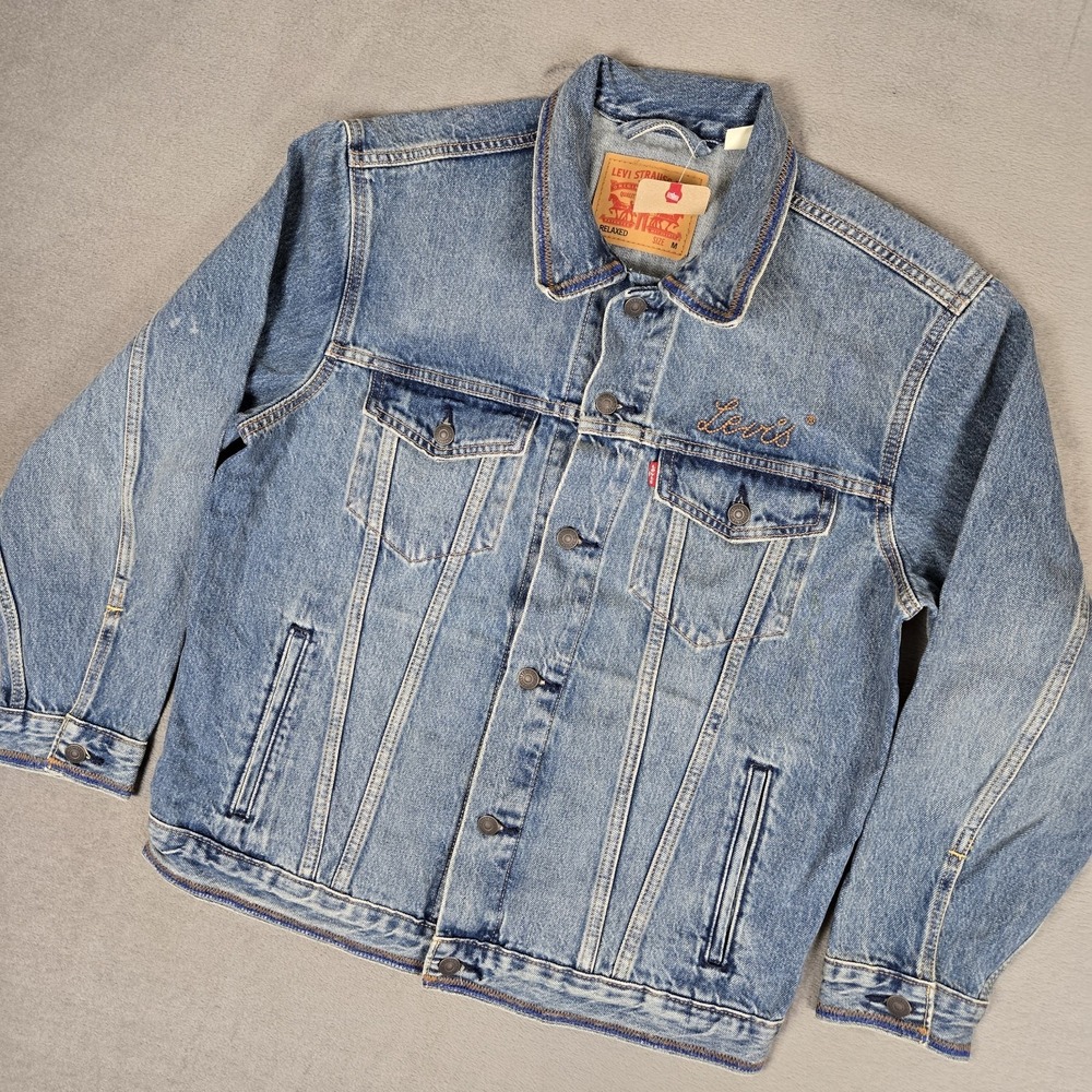 Levis Relaxed Fit Denim Trucker Jacket Mens Medium Embroidered Logo‎ Blue NWT